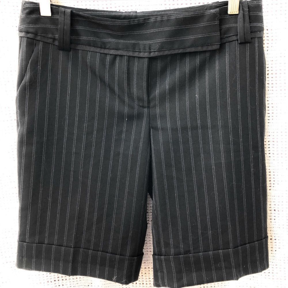 Zara Basic Shorts - Picture 2 of 6